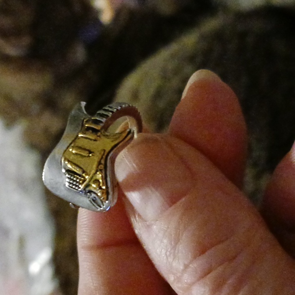 Adjustable GUITAR Wrap Around Ring - Picture 5 of 5